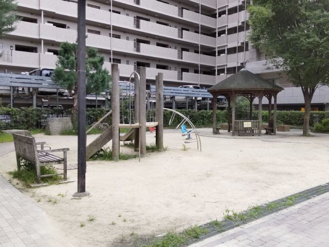 銅駝公園