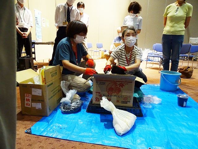 南区はぐくみネットワーク実行委員会 段ボールコンポスト学習会