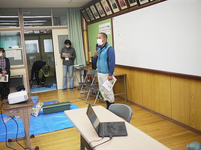 桃山小PTA家庭菜園学習会の様子