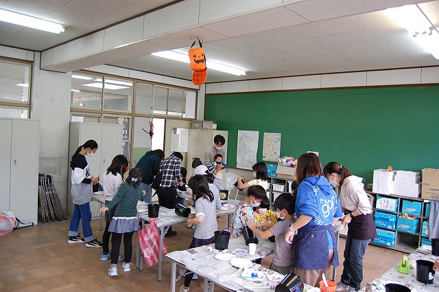 桃山小PTA家庭菜園学習会の様子