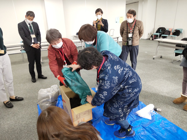 プラハ市職員の桃山学区エコ活動視察