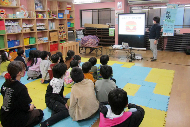 児童館でのエコ学習会（ハンバーガーの向こう側）
