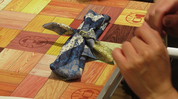 ふろしき研究会×堤淺吉漆店「日本の伝統はサステナブル 漆と風呂敷」