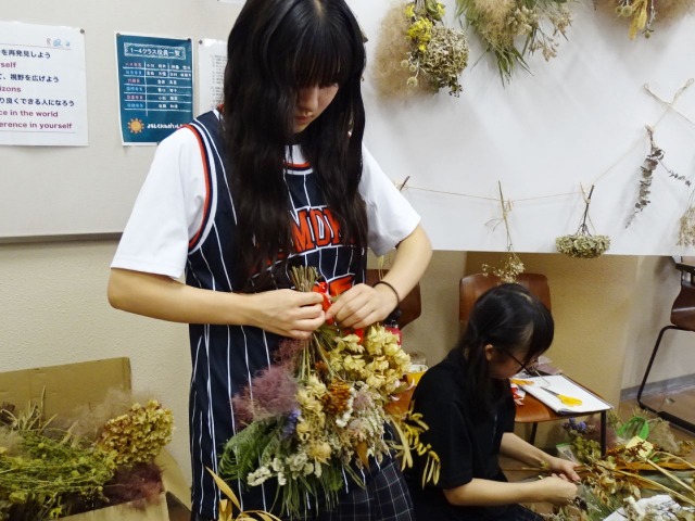 豊園学区・高校生エコ委員が学校文化祭で「フラワーロス」「食ロス」を発信