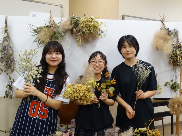 豊園学区・高校生エコ委員が学校文化祭で「フラワーロス」「食ロス」を発信