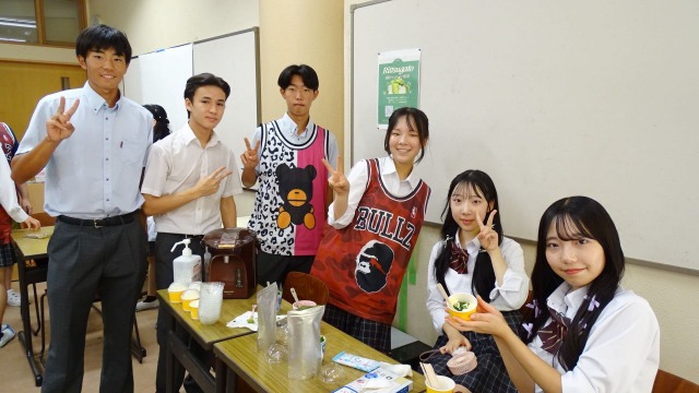 豊園学区・高校生エコ委員が学校文化祭で「フラワーロス」「食ロス」を発信