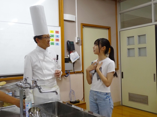 豊園学区・高校生エコ委員が学校文化祭で「フラワーロス」「食ロス」を発信