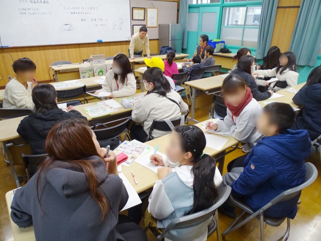 大藪小学校PTA×RE:ARTH「コーヒーかすがキノコに変身？循環型栽培をめざして」