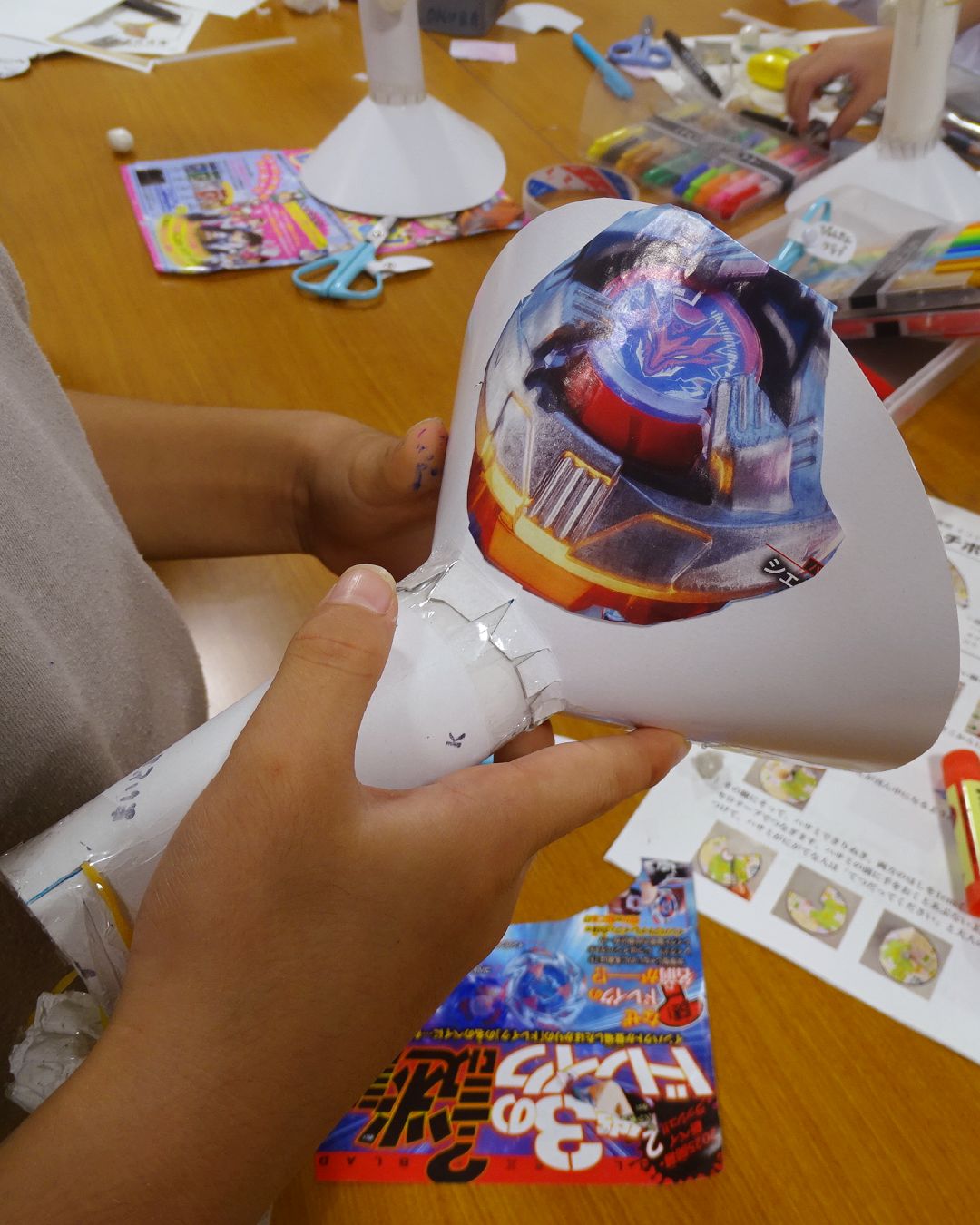 ももやま児童館で「ボールキャッチャー」をリユース工作