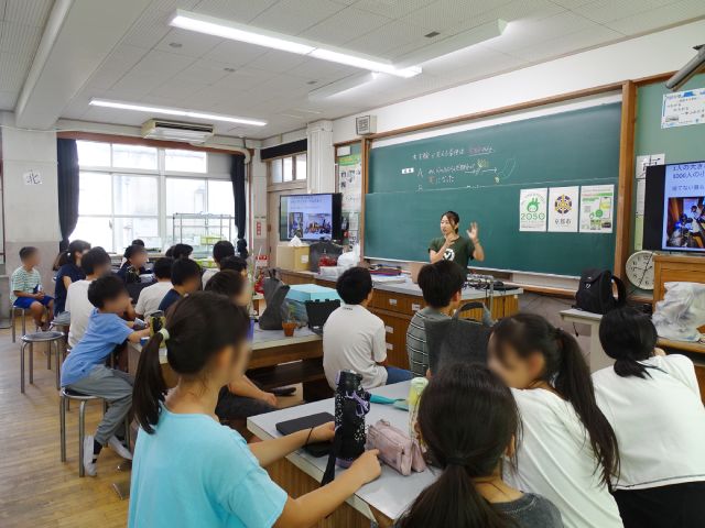 京都市立葵小学校×ごみカフェKYOTO「生ごみから美味しい野菜をつくるコンポスト」